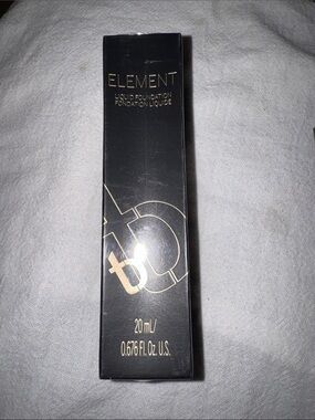 Element Liquid Foundation Shade 120- Black & Gold Box